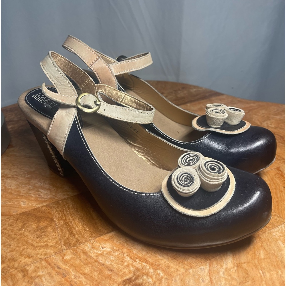 L' ARTISTE SPRING STEP ADORN-D LEATHER TWO-TONE PLATFORM PUMP